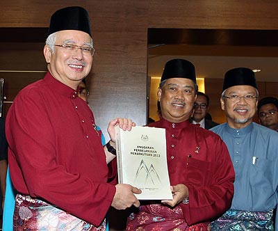Teks Ucapan Belanjawan 2012 oleh Datuk Seri Najib Razak