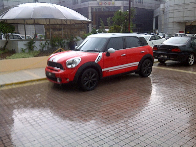 (Gambar) Mini Countryman Dato Siti Nurhaliza