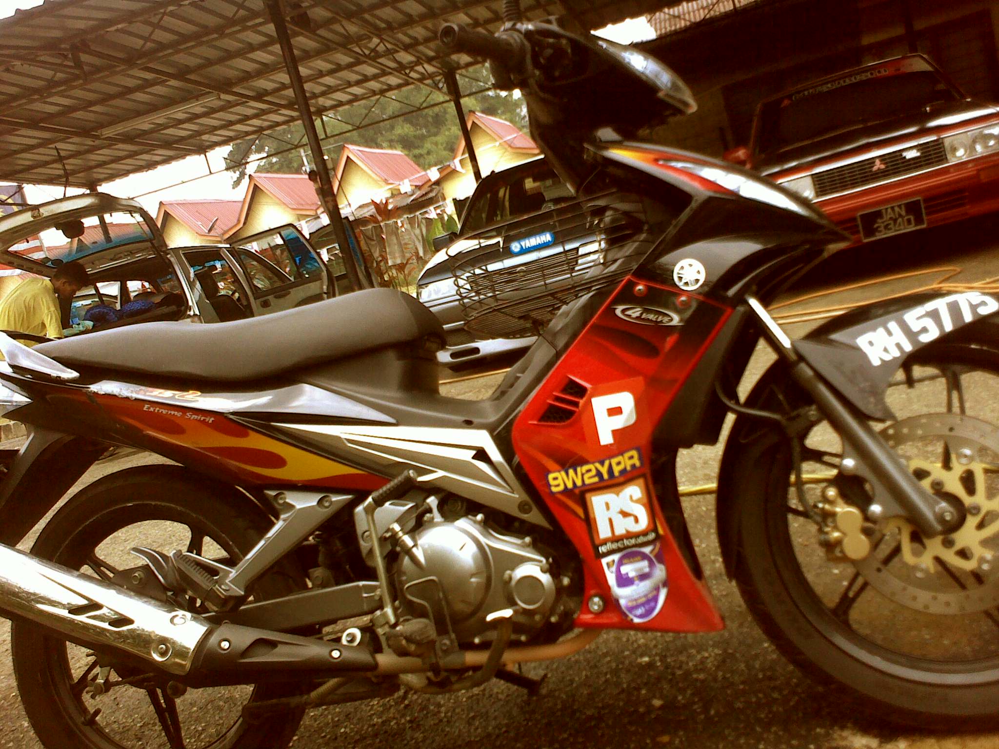 Yamaha LC 135ES